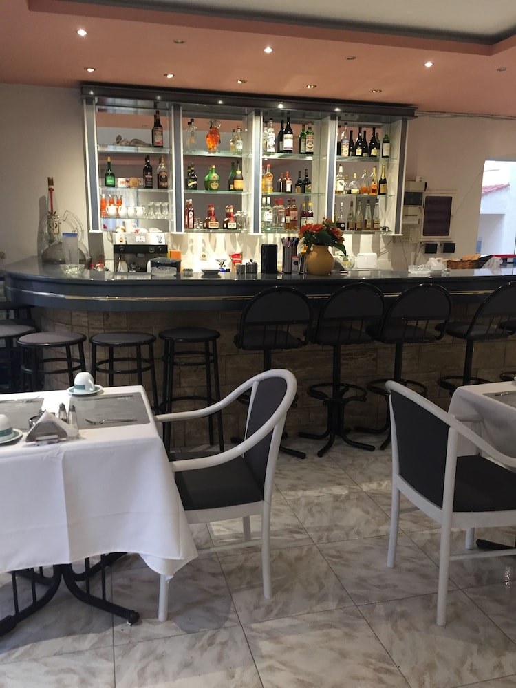Alkyonides Hotel — Restaurant & bars in Kremasti, South Aegean