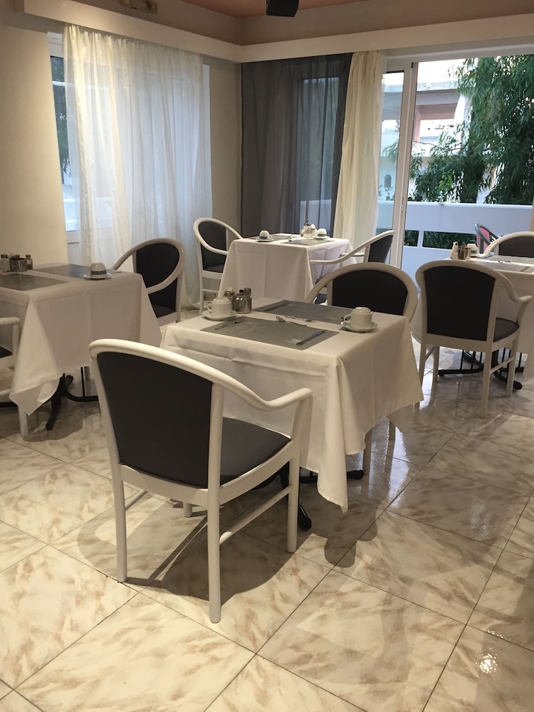 Alkyonides Hotel — Restaurant & bars in Kremasti, South Aegean