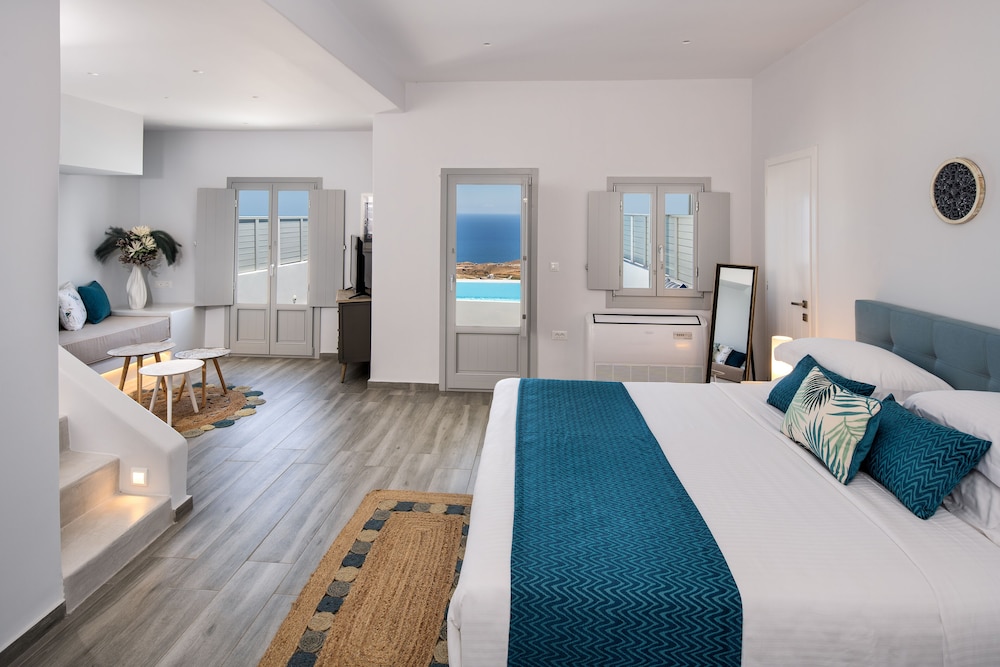 Siete Mares Luxury Suites — Hotel rooms in Imerovigli, South Aegean
