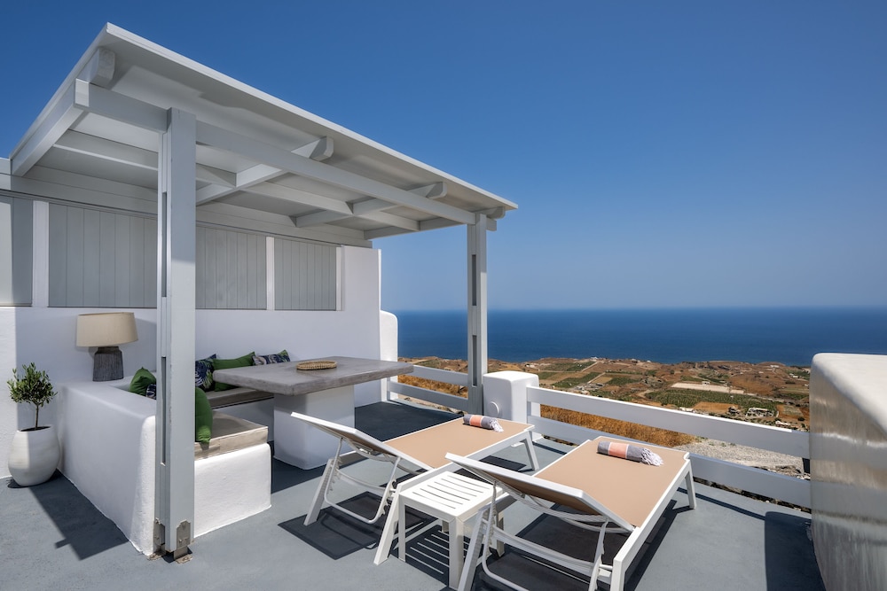 Siete Mares Luxury Suites — Attractions in the area in Imerovigli, South Aegean