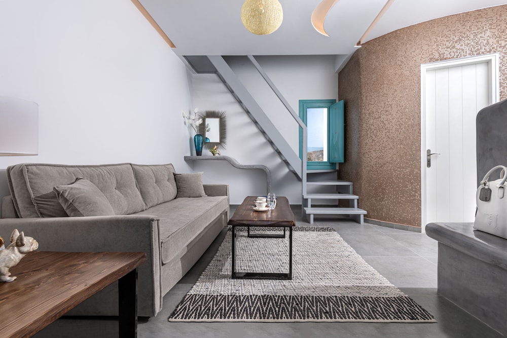 Santa Irina Luxury Sunny Lofts — Hotel rooms in Aghios Georgios (Santorini), South Aegean