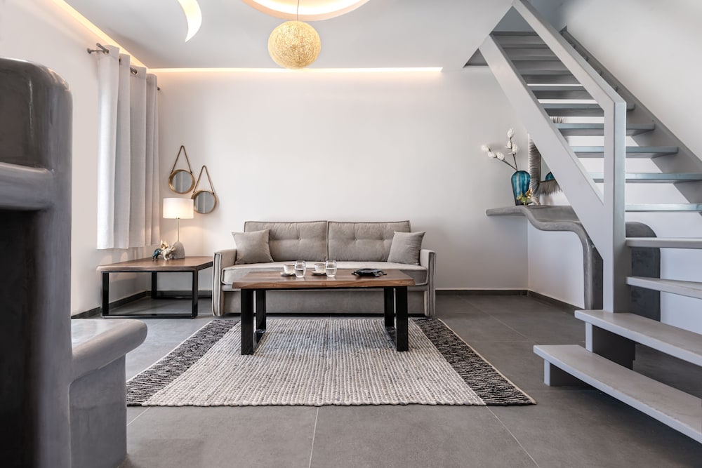Santa Irina Luxury Sunny Lofts — Hotel rooms in Aghios Georgios (Santorini), South Aegean
