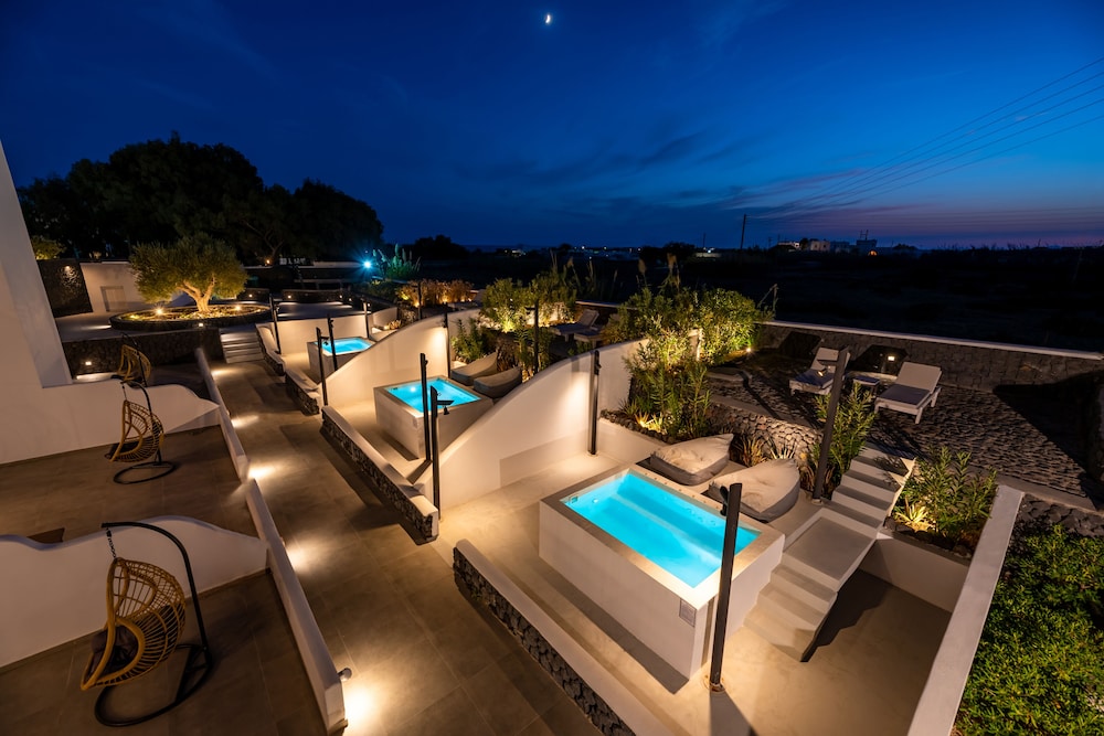 Santa Irina Luxury Sunny Lofts — Spa in Aghios Georgios (Santorini), South Aegean