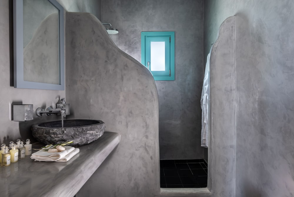 Santa Irina Luxury Sunny Lofts — Hotel rooms in Aghios Georgios (Santorini), South Aegean