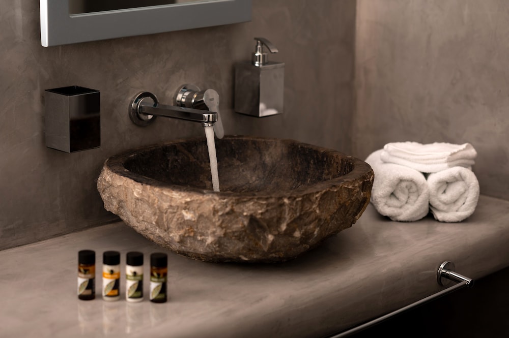 Santa Irina Luxury Sunny Lofts — Hotel rooms in Aghios Georgios (Santorini), South Aegean