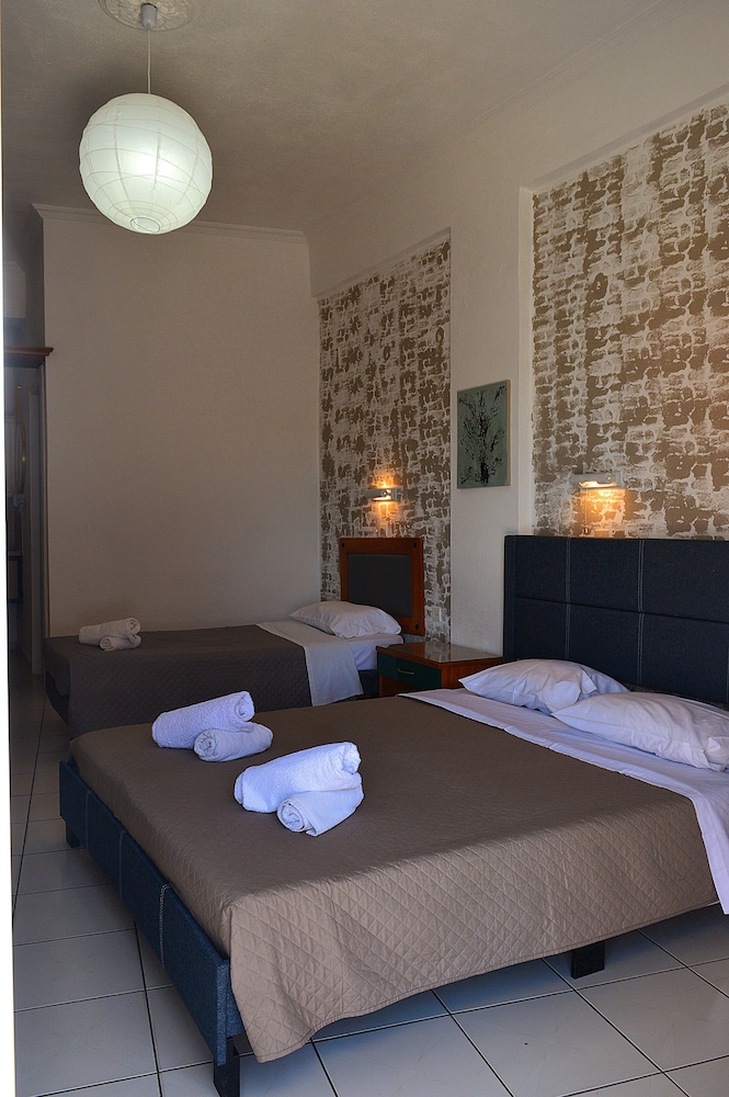 Oula maisonettes — Rooms in Lefkimmi (Corfu), Ionian Islands
