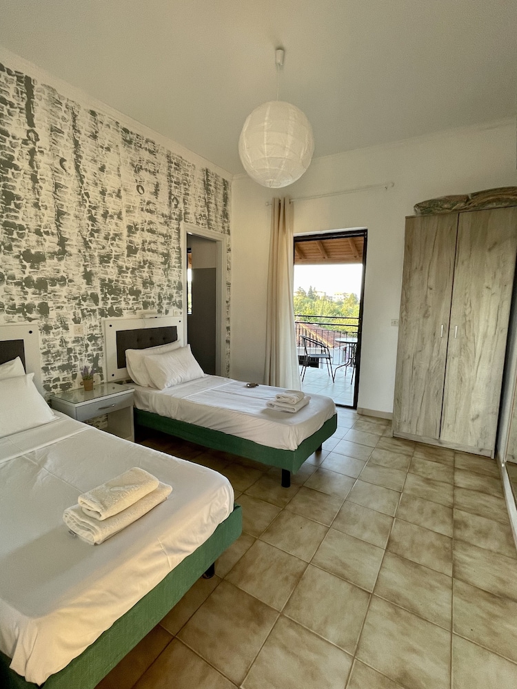 Oula maisonettes — Rooms in Lefkimmi (Corfu), Ionian Islands