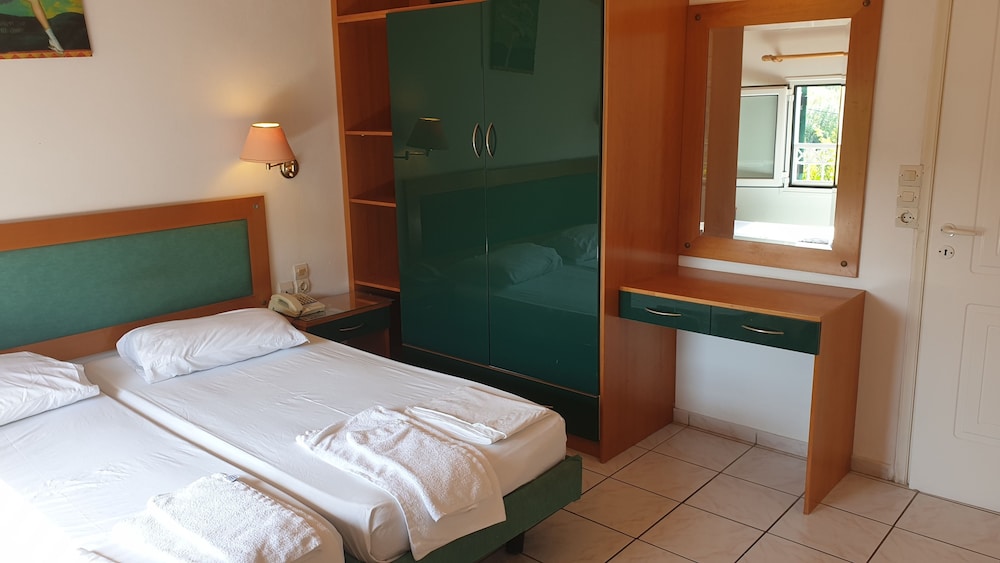 Oula maisonettes — Rooms in Lefkimmi (Corfu), Ionian Islands