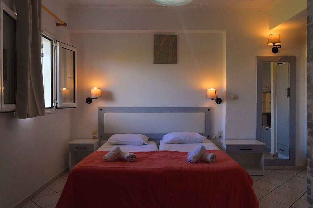 Oula maisonettes — Rooms in Lefkimmi (Corfu), Ionian Islands