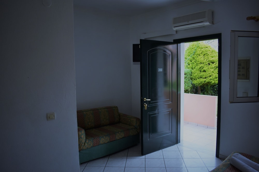 Oula maisonettes — Rooms in Lefkimmi (Corfu), Ionian Islands