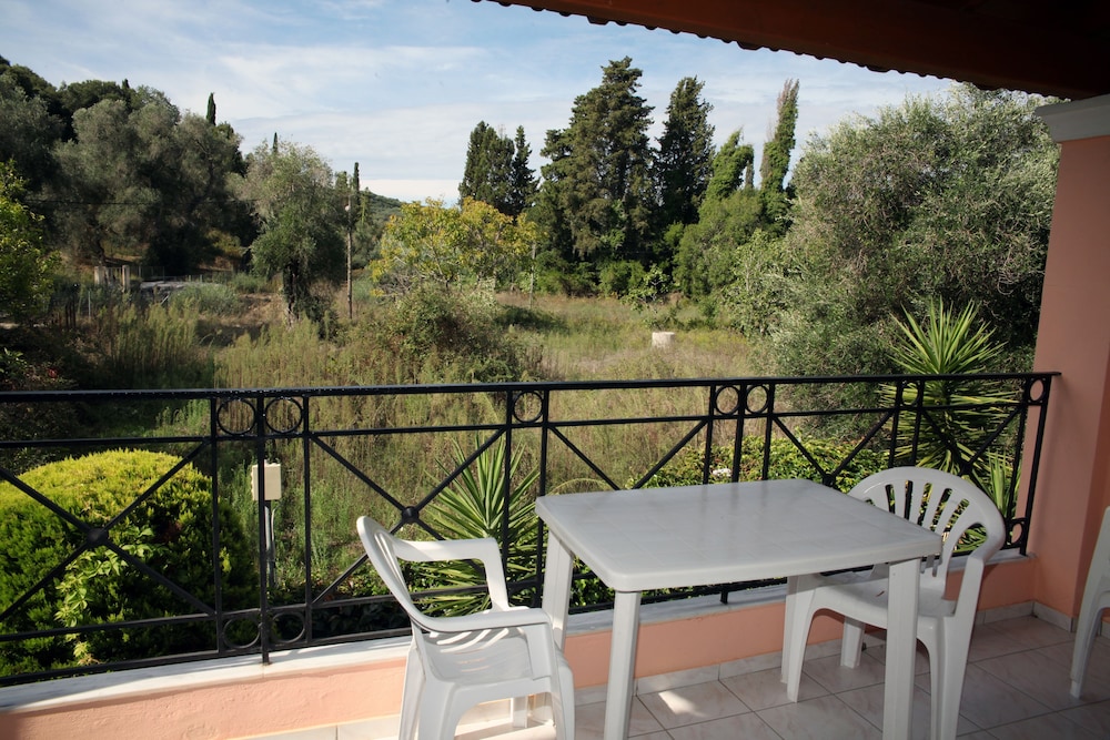 Oula maisonettes — Rooms in Lefkimmi (Corfu), Ionian Islands