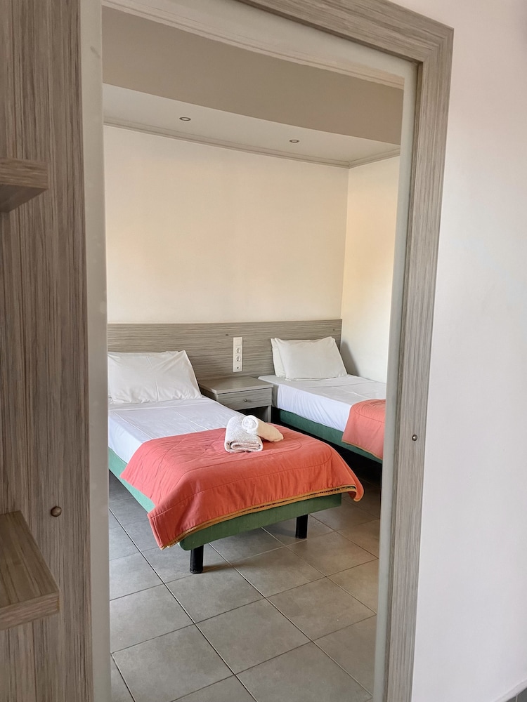Oula maisonettes — Rooms in Lefkimmi (Corfu), Ionian Islands