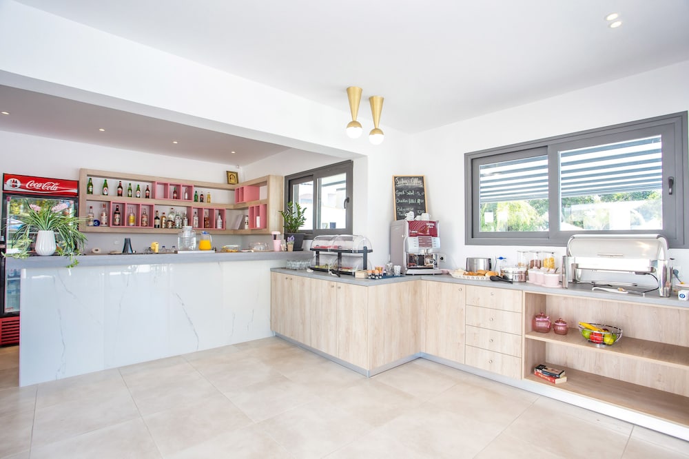 Madison Boutique — Restaurant & bars in Faliraki, South Aegean