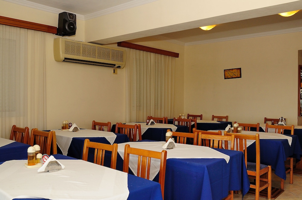 Andreolas Beach Hotel — Restaurant & bars in Laganas, Ionian Islands