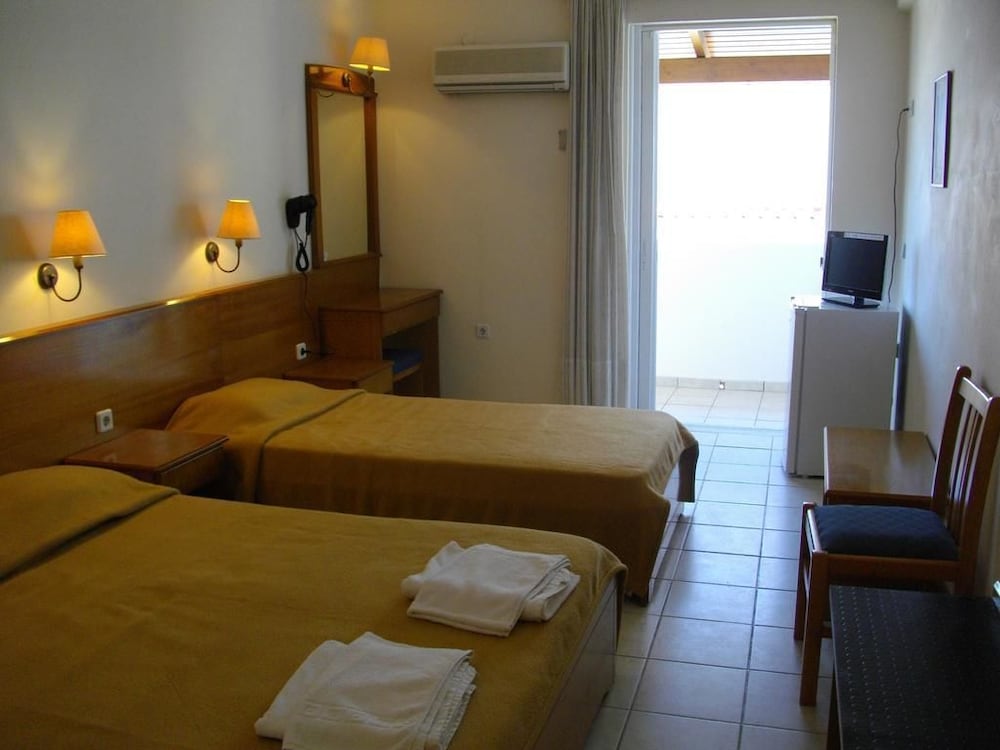 Andreolas Beach Hotel — Hotel rooms in Laganas, Ionian Islands