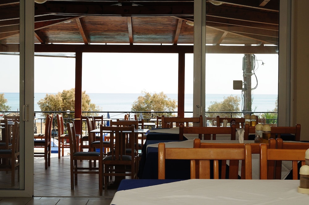 Andreolas Beach Hotel — Restaurant & bars in Laganas, Ionian Islands
