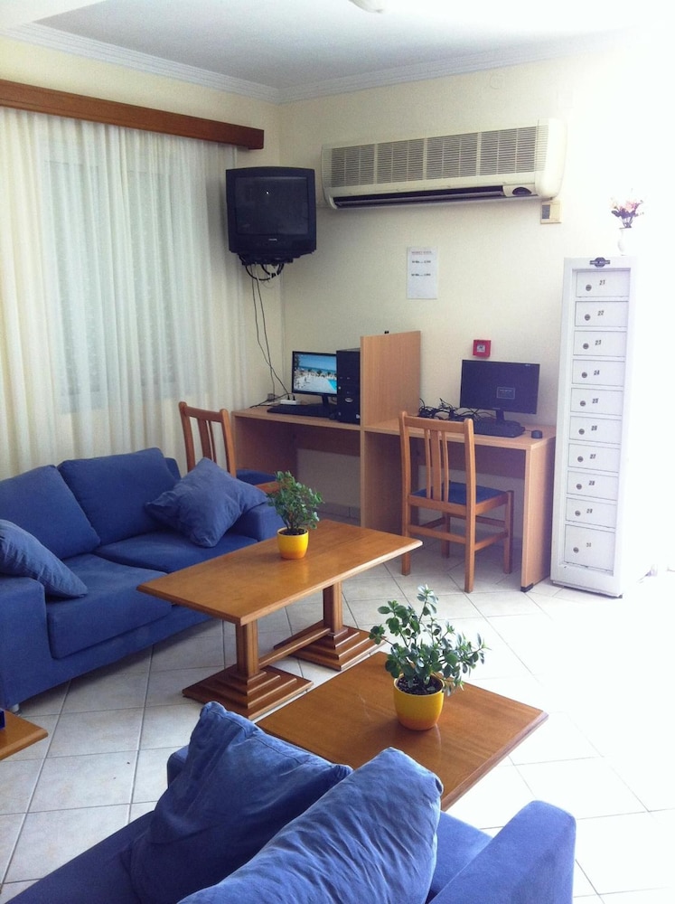 Andreolas Beach Hotel — Hotel rooms in Laganas, Ionian Islands