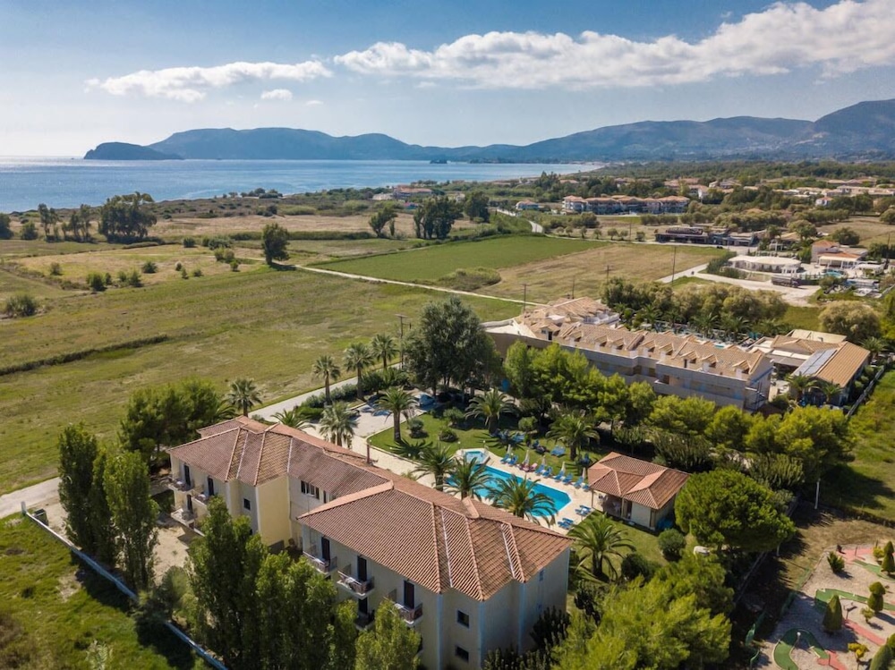 Kalidonio Studios — Hotel building in Kalamaki (Zakynthos), Ionian Islands
