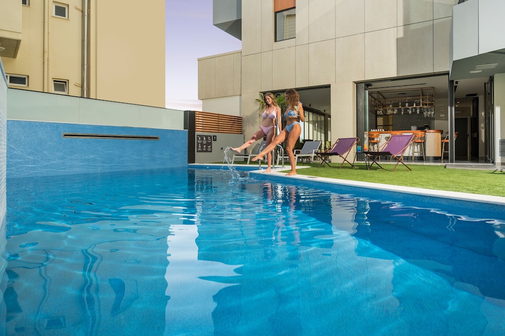 Hyperion City Hotel — Swimming pool in Chania