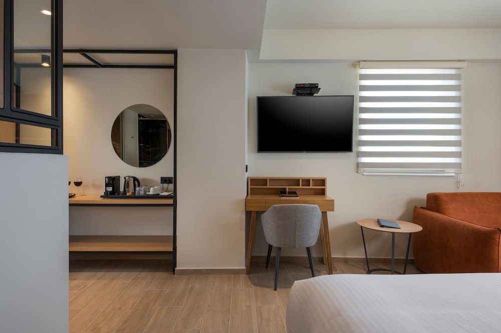 Hyperion City Hotel — Hotel rooms in Chania