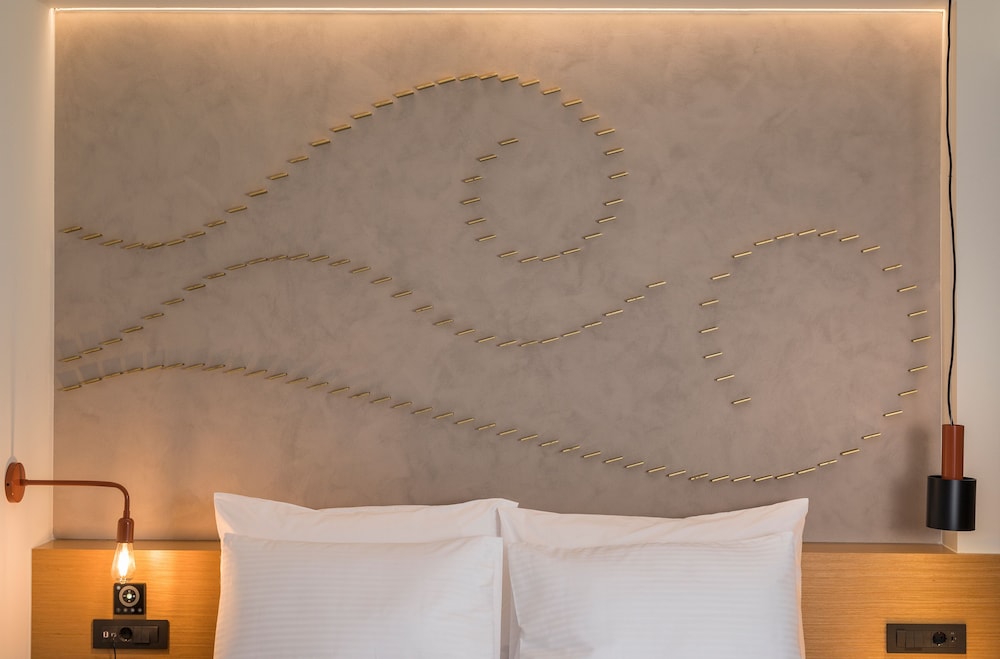 Hyperion City Hotel — Hotel rooms in Chania