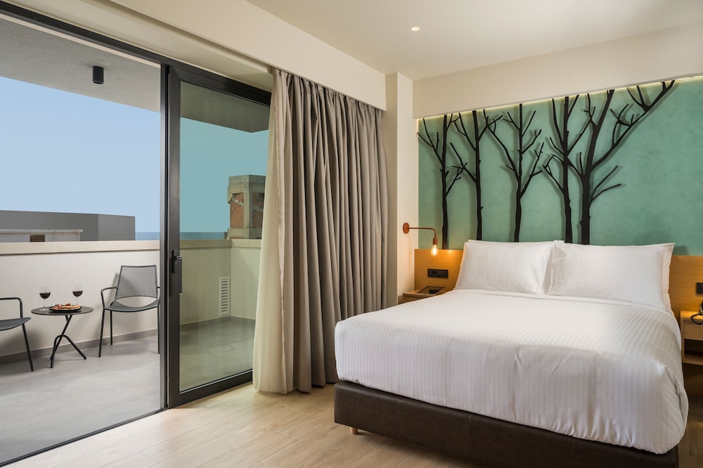 Hyperion City Hotel — Hotel rooms in Chania