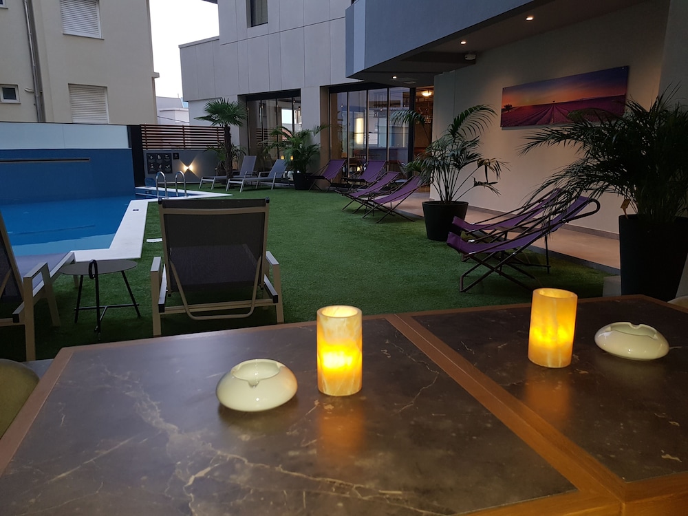 Hyperion City Hotel — Hotel building in Chania