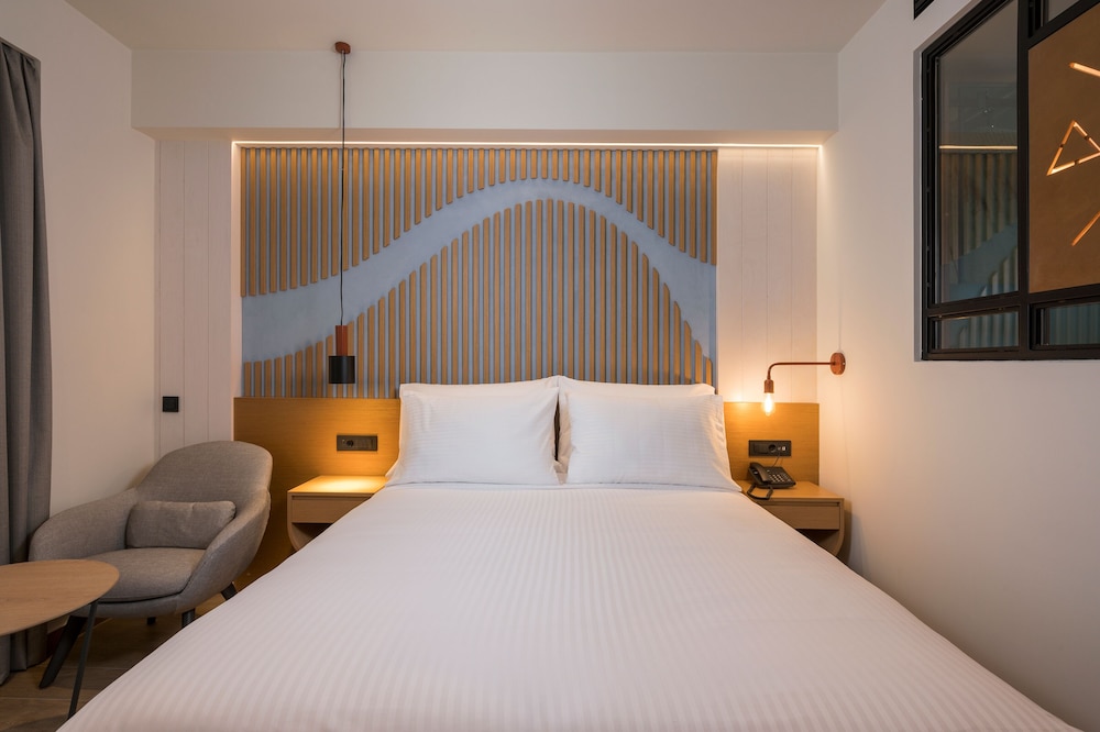 Hyperion City Hotel — Hotel rooms in Chania