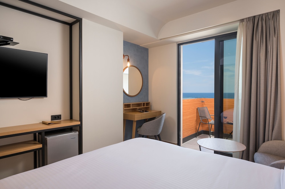 Hyperion City Hotel — Hotel rooms in Chania