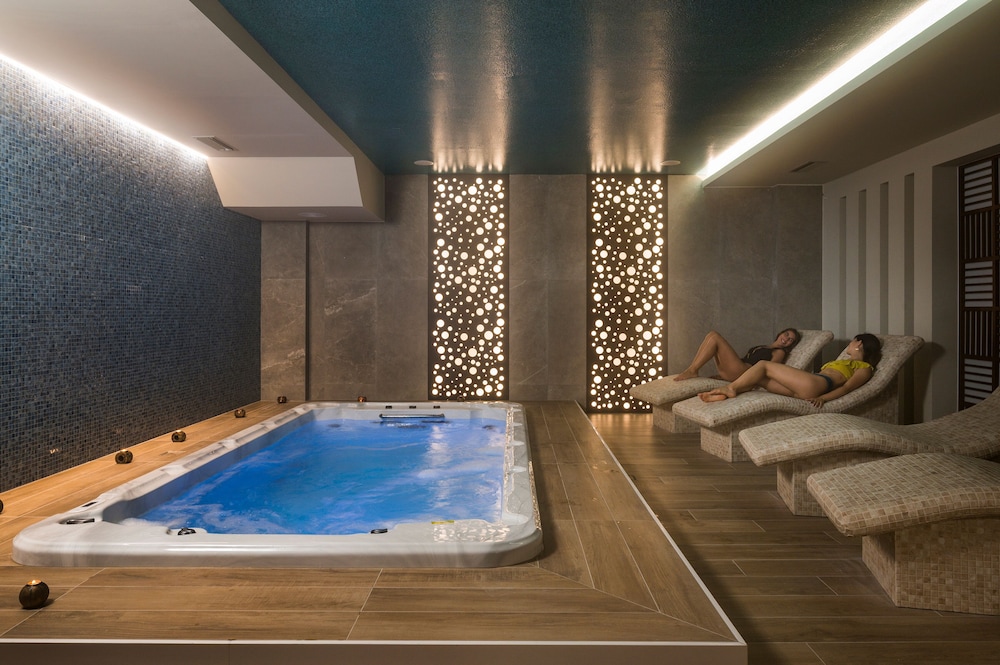 Hyperion City Hotel — Spa in Chania