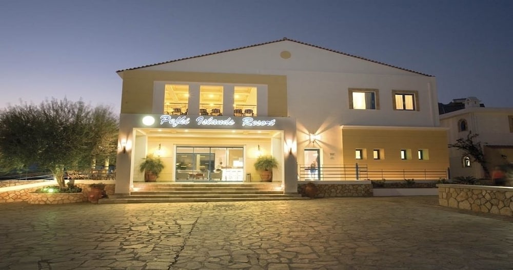 Pefki Islands Resort — Hotel building in Pefkos, South Aegean