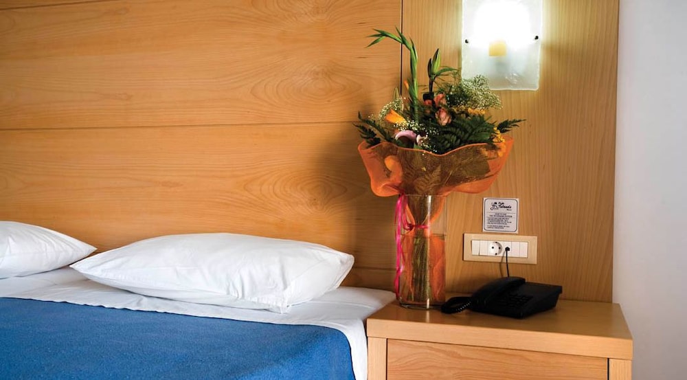 Pefki Islands Resort — Hotel rooms in Pefkos, South Aegean