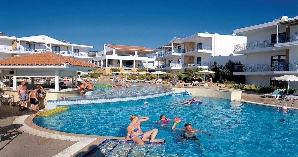 Pefki Islands Resort — Swimming pool in Pefkos, South Aegean