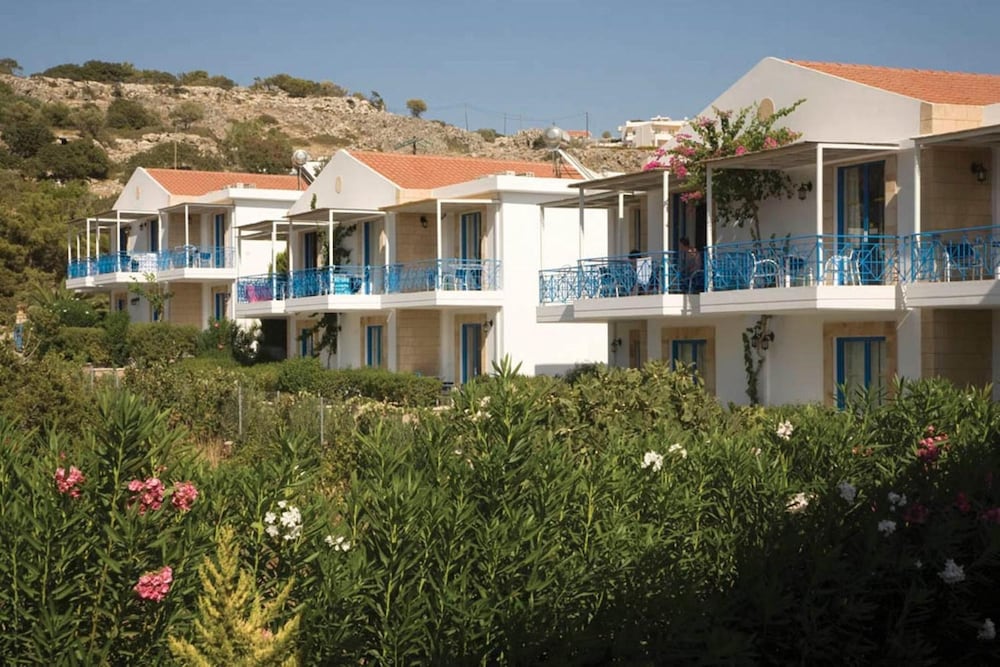 Pefki Islands Resort — Hotel building in Pefkos, South Aegean