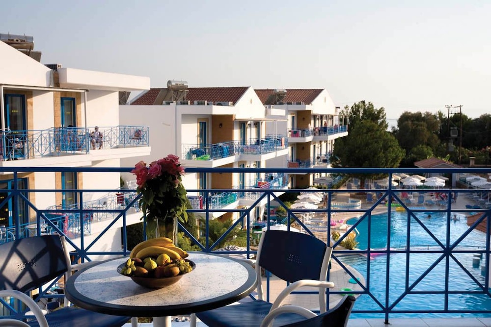 Pefki Islands Resort — Hotel building in Pefkos, South Aegean