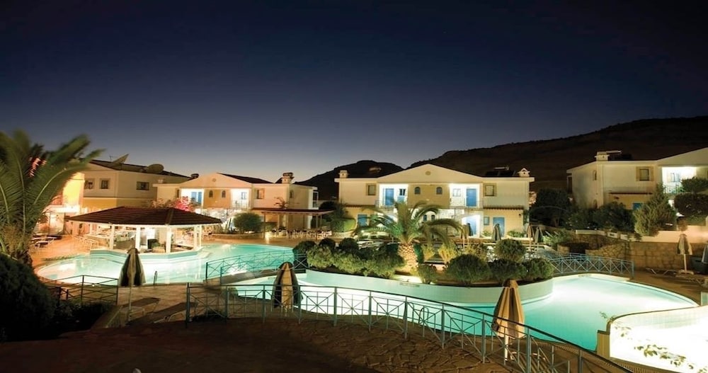 Pefki Islands Resort — Swimming pool in Pefkos, South Aegean