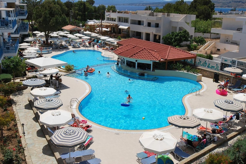 Pefki Islands Resort — Swimming pool in Pefkos, South Aegean