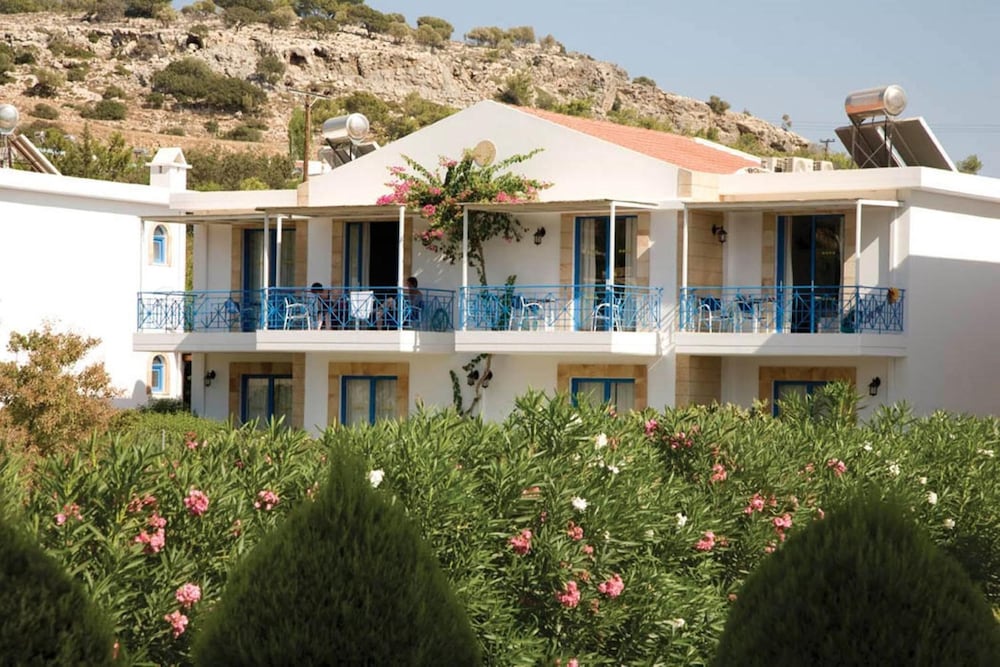 Pefki Islands Resort — Hotel building in Pefkos, South Aegean