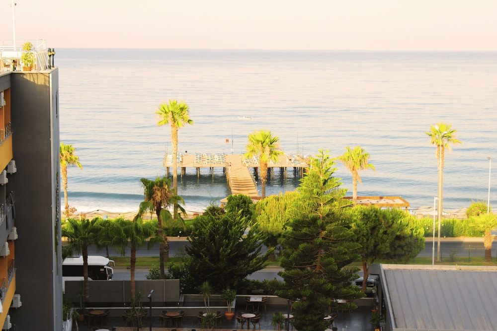 Senza Grand Santana Hotel - All inclusive — Beach in Alanya