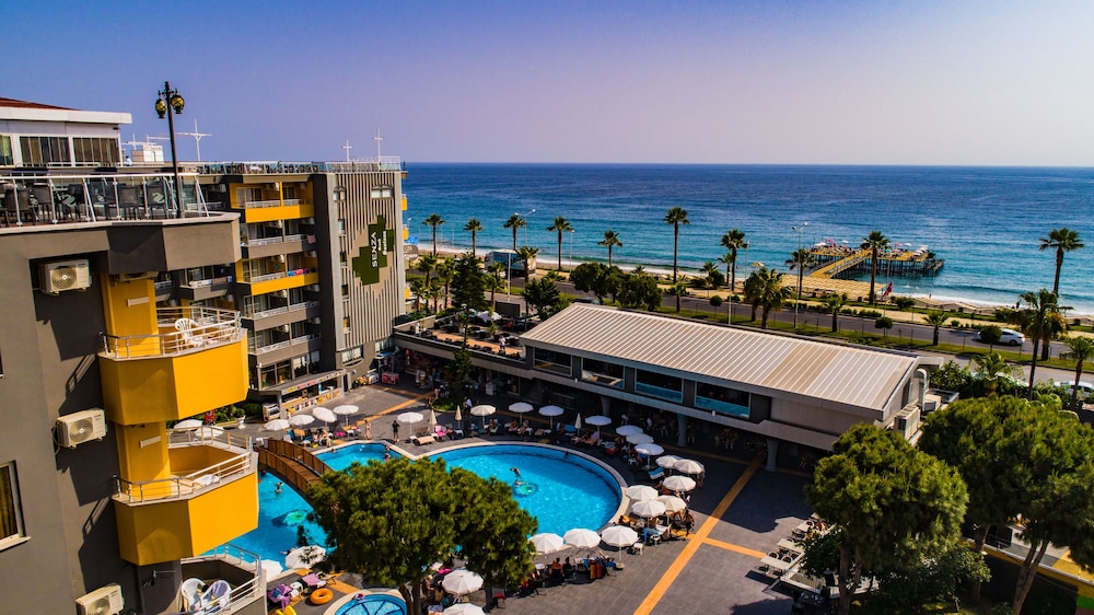 Senza Grand Santana Hotel - All inclusive — Swimming pool in Alanya