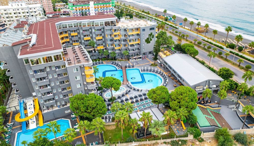 Senza Grand Santana Hotel - All inclusive — Swimming pool in Alanya