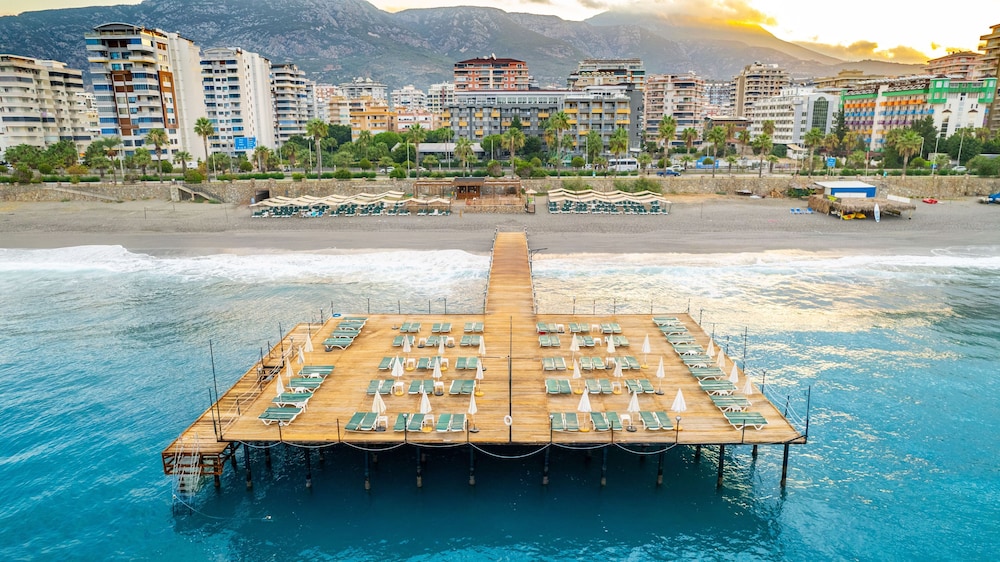 Senza Grand Santana Hotel - All inclusive — Beach in Alanya