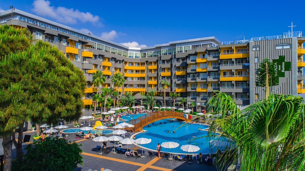 Senza Grand Santana Hotel - All inclusive — Swimming pool in Alanya