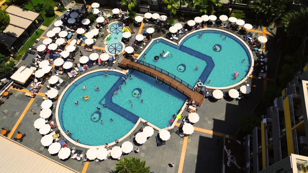 Senza Grand Santana Hotel - All inclusive — Swimming pool in Alanya