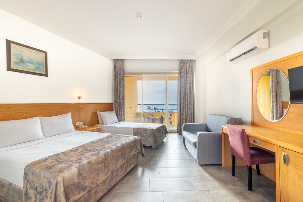 Senza Grand Santana Hotel - All inclusive — Hotel rooms in Alanya