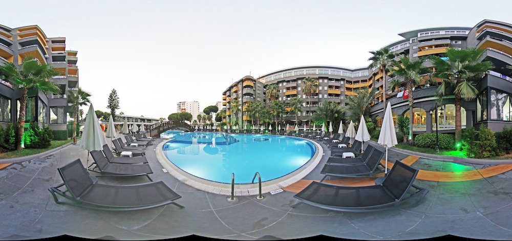 Senza Grand Santana Hotel - All inclusive — Swimming pool in Alanya