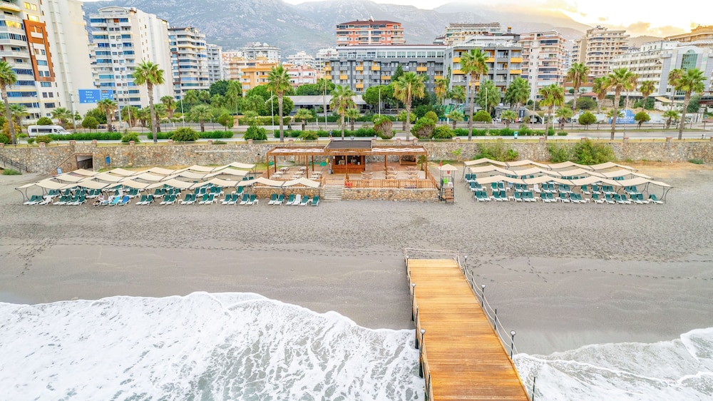 Senza Grand Santana Hotel - All inclusive — Beach in Alanya