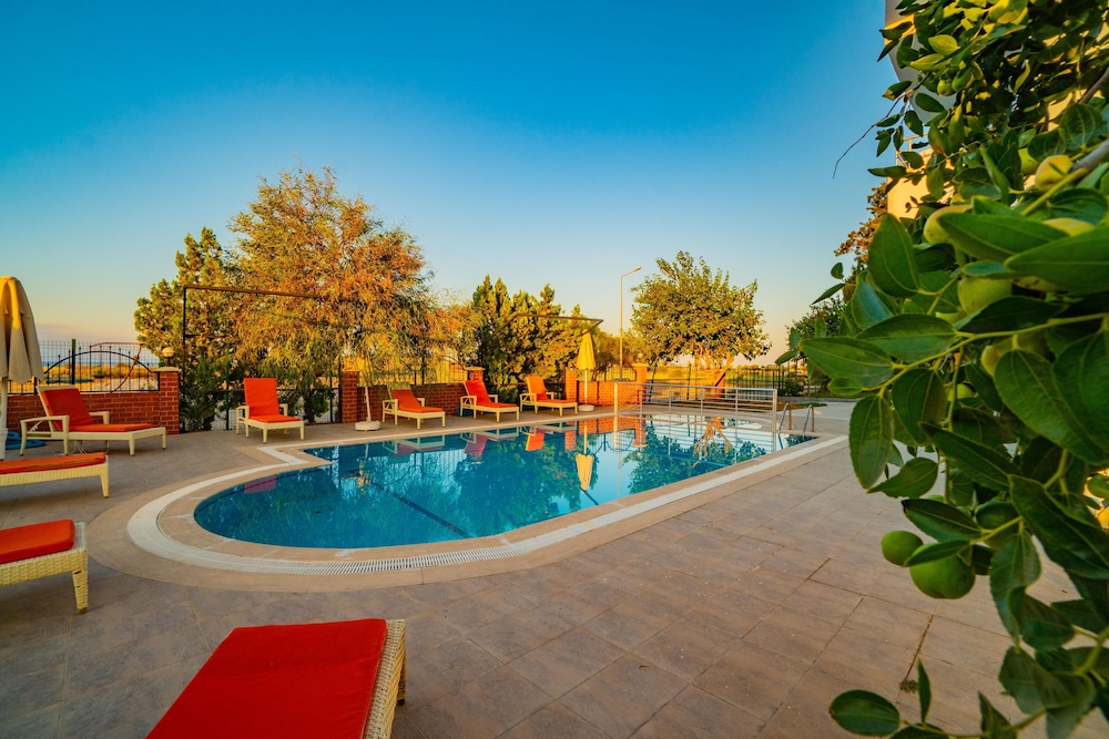 Prenses Sealine Beach Hotel — Swimming pool in Belek