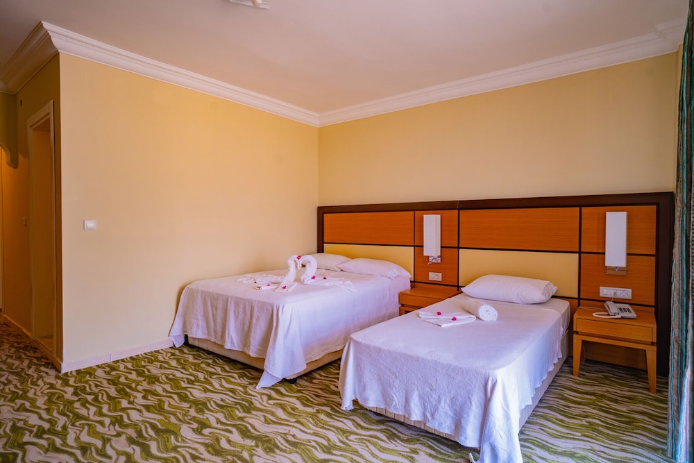 Prenses Sealine Beach Hotel — Hotel rooms in Belek