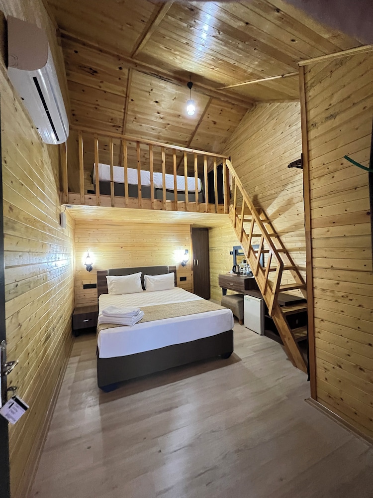 Prenses Sealine Beach Hotel — Hotel rooms in Belek